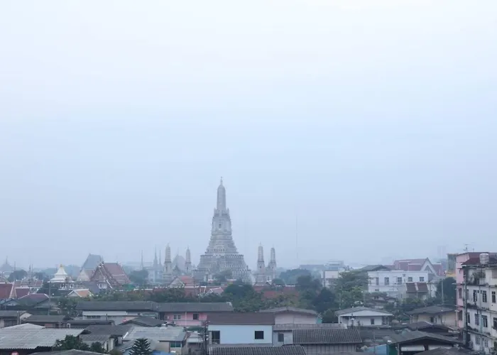 Проживание в семье Baan Suandao Wat Arun